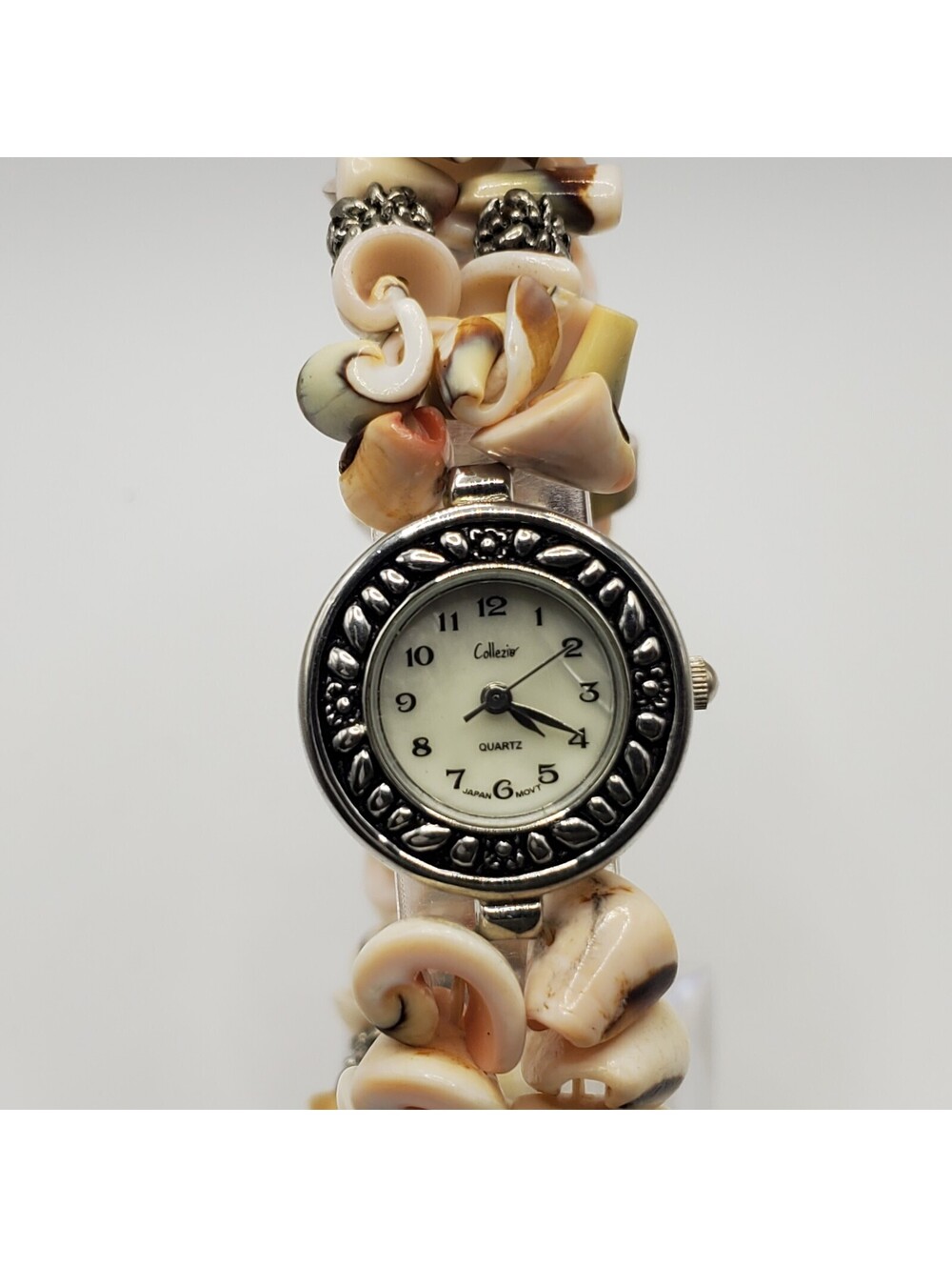 Collezio Shell Expandable Band Quartz Watch Women 25mm Silver Tone New Battery